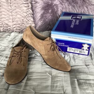 White Mountain shoes taupe/suede